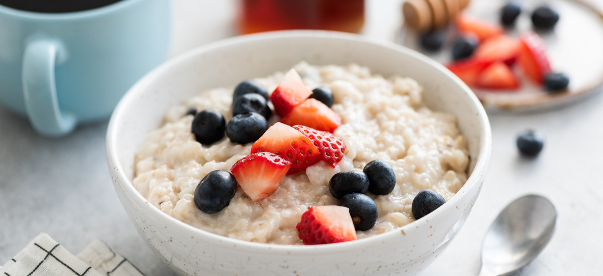 plate of Oatmeal: Sustainable Breakfast